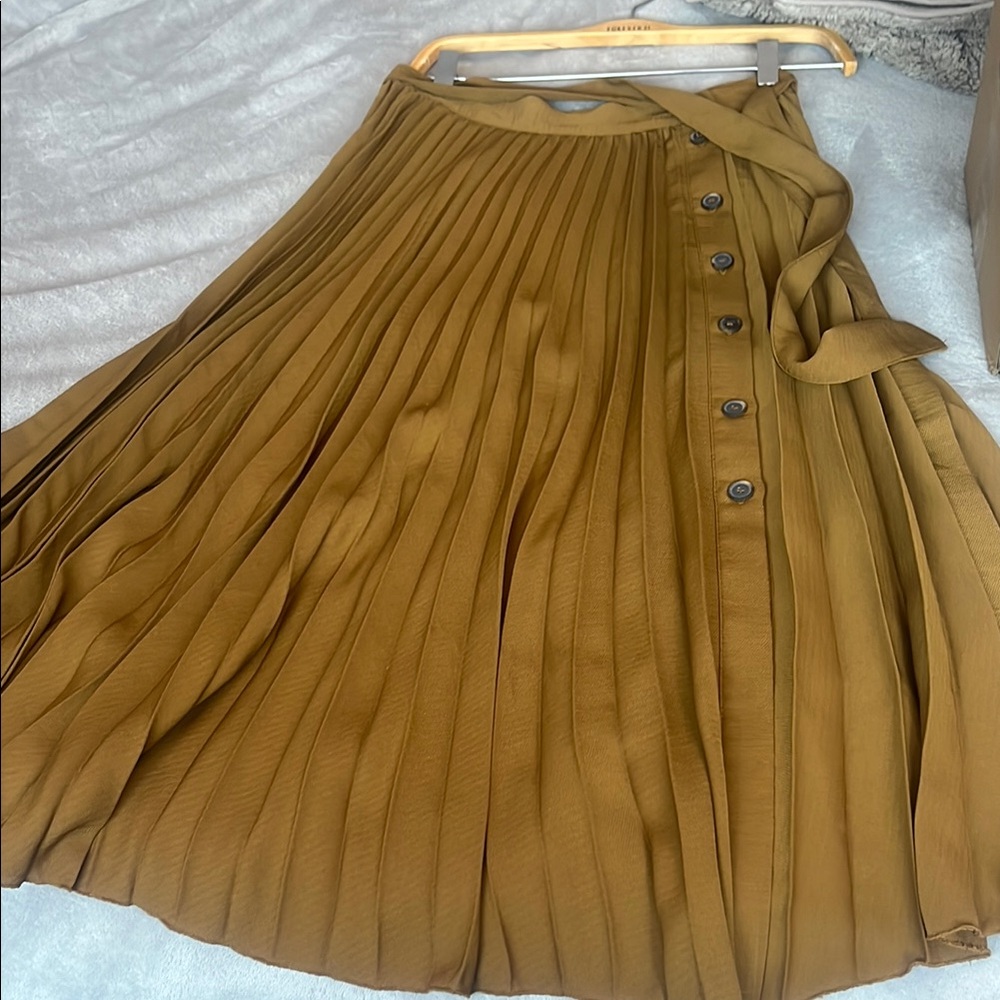 Zara élégante Midi A-Line Skirt with Tie Front